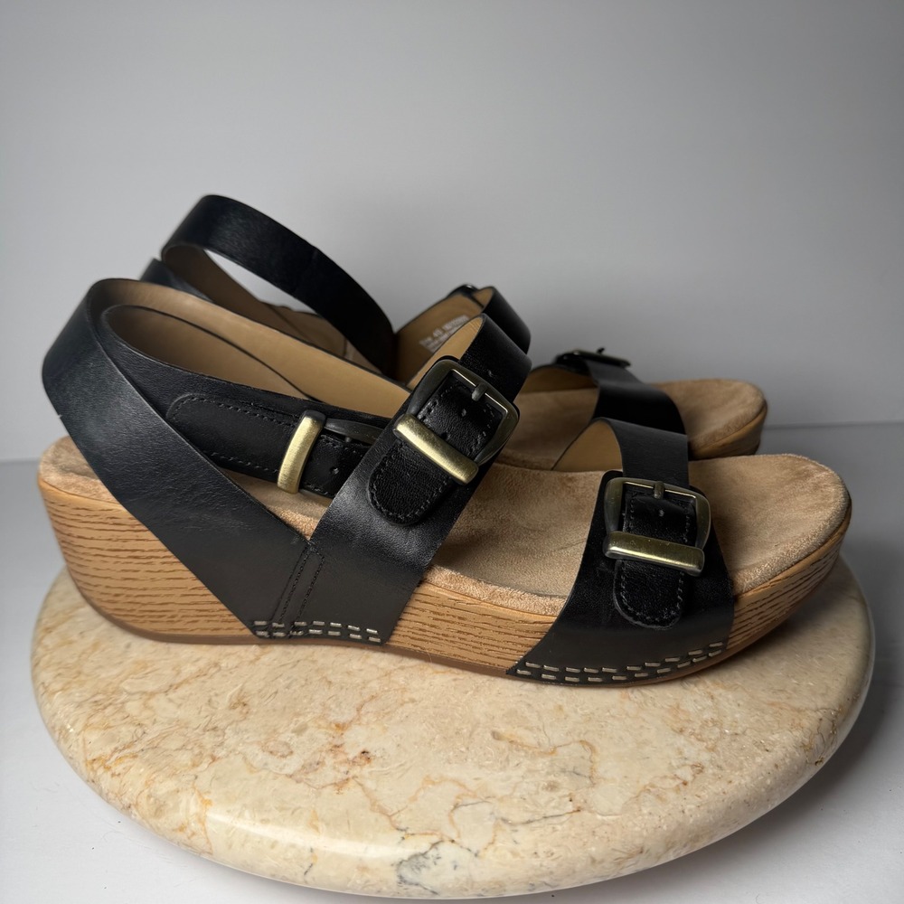 Dansko Lou Wedge Sandals 40 Black Leather Triple Strap Adjustable Buckle Comfort
